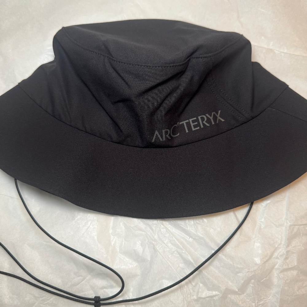 NWOT Arc'teryx Sinsola Bucket Hat Black  Light Breathable Sun Hat Small/M Unisex - Picture 8 of 14